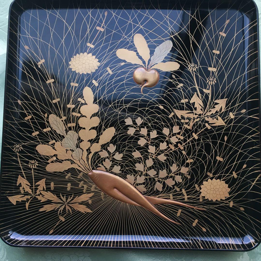 逸品　極上春の七草蒔絵　四方脚付膳　蓋付碗セット　B