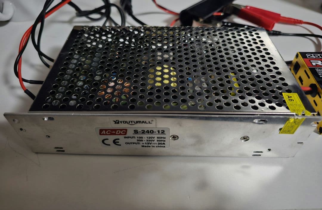 Turnigy Reaktor 250W 10A 充電器、電源セット