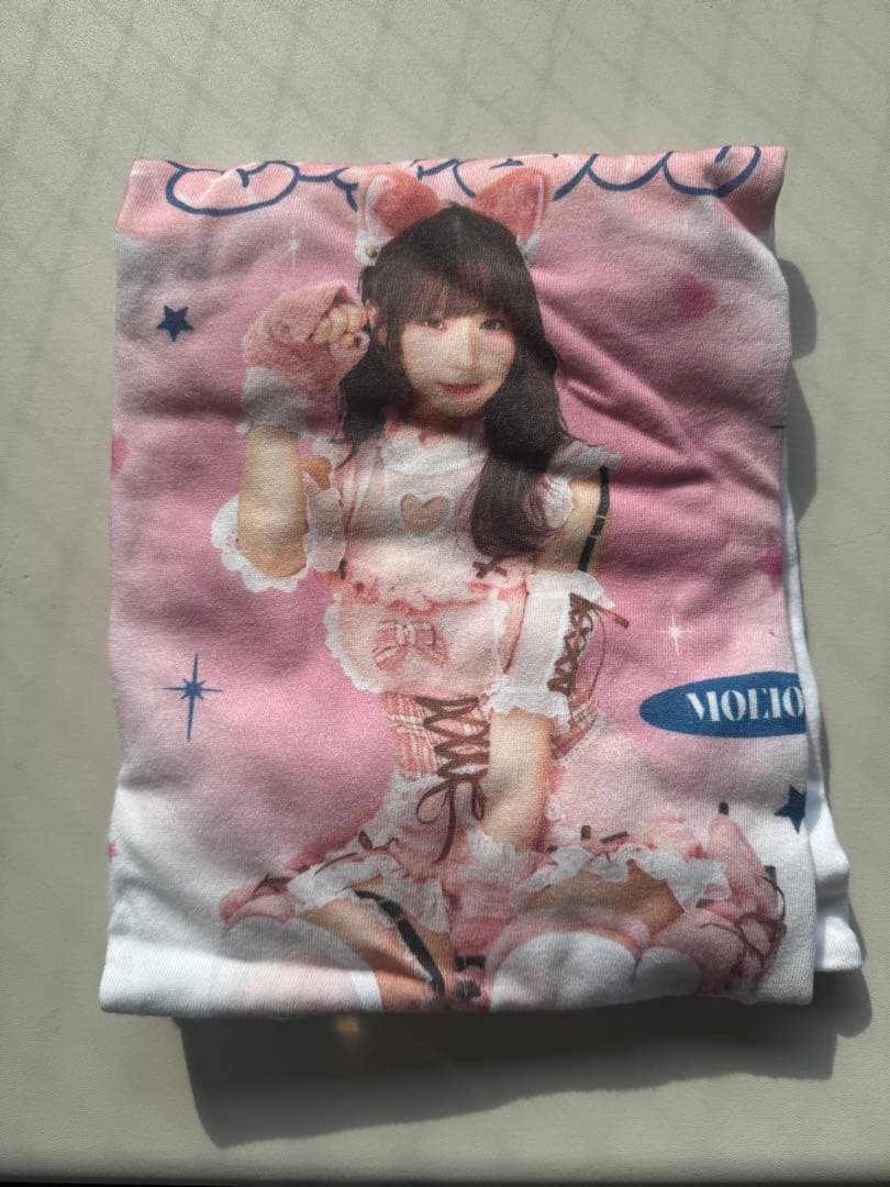 伊織萌 プリントTシャツ