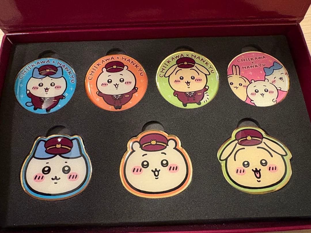 ちいかわ　阪急　ピンバッジ　ノベルティ