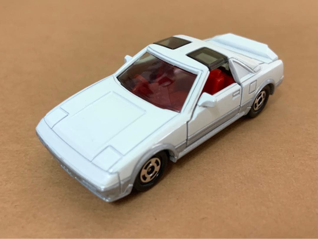赤箱　トミカ24　トヨタ MR2 プロトタイプ　日本製　ホワイト　シート赤