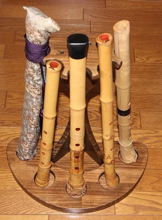 尺八立て（ウォールナット色）5本まで