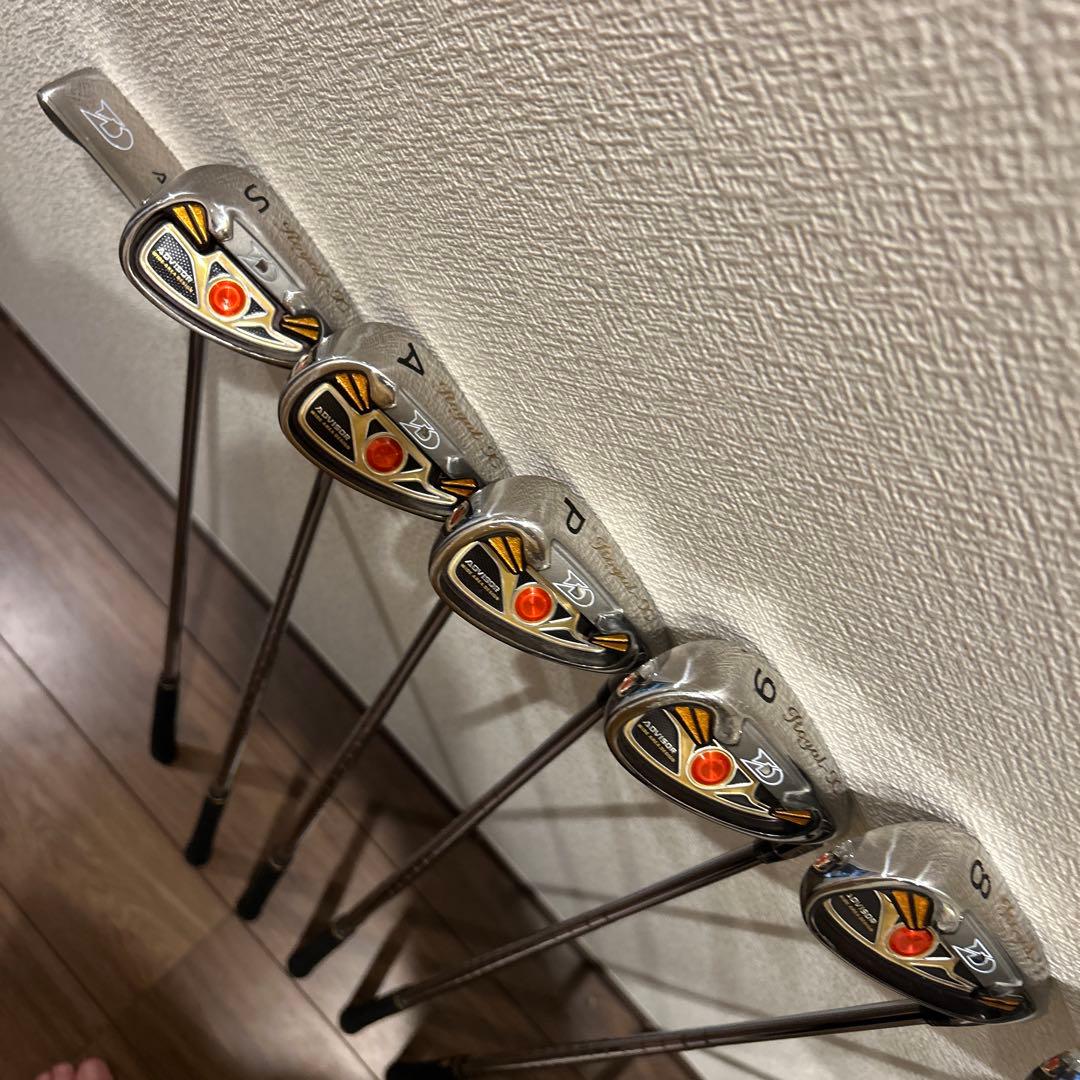 美品DAIWA13本アドバイザー　ロイヤルX　メンズ R ゴルフセット