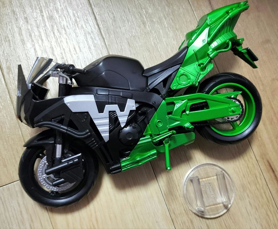 S.H.Figuarts (真骨彫製法) 仮面ライダーW & ハードボイルダー