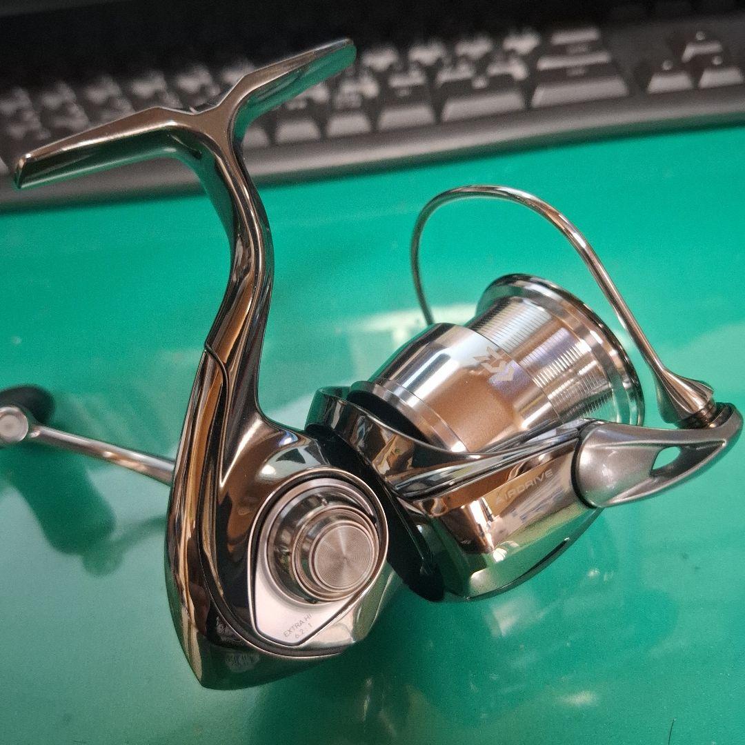 最高峰　ダイワ　　２２　イグジスト　LT2500S-XH　EXIST　展示品