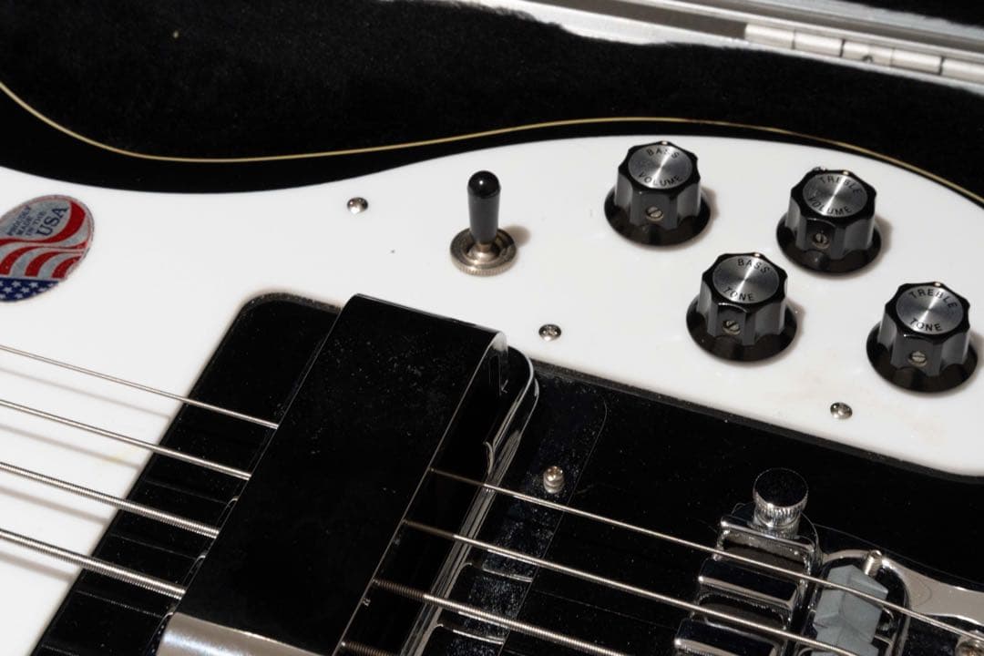 リッケンバッカー4003ベース