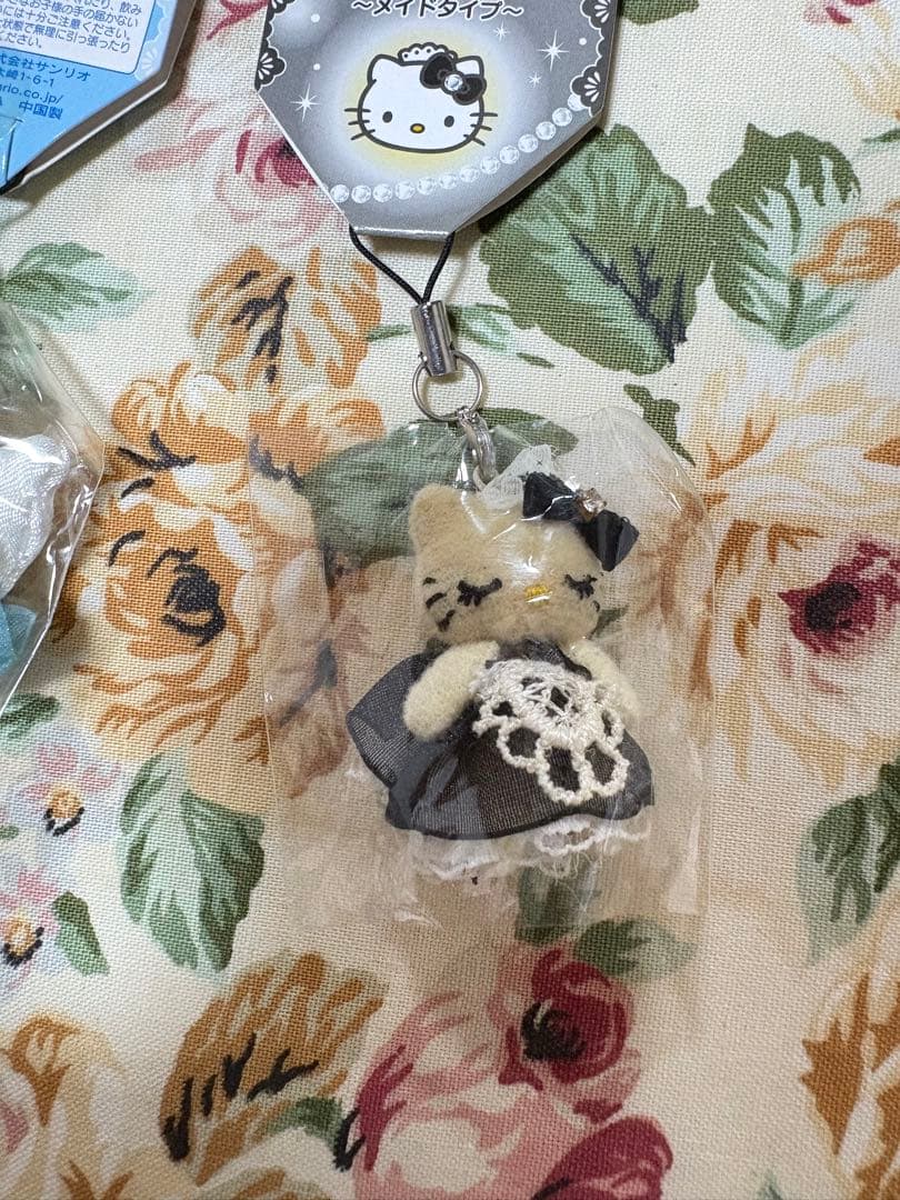 《激レア》2006年ver ハローキティ ドレス ストラップ 入手困難 ミニミニ