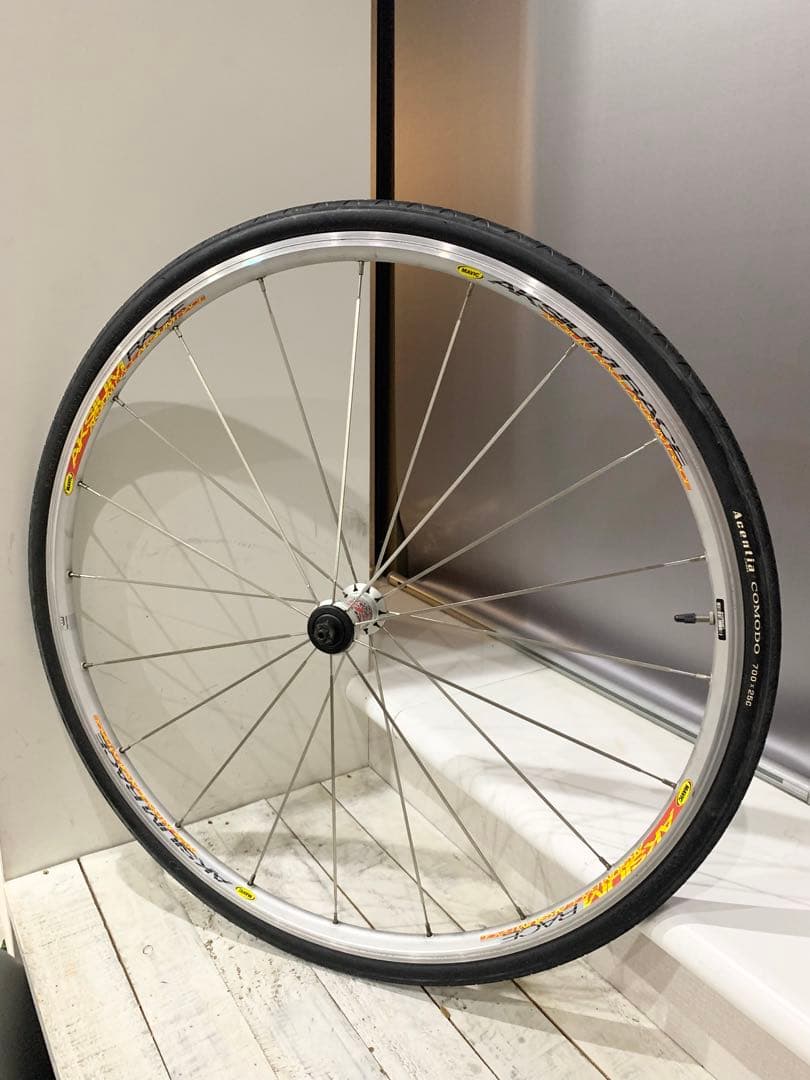 ◆MavicマビックAKSIUM RACEタイヤ＆保護キャップ付前輪◆シマノ