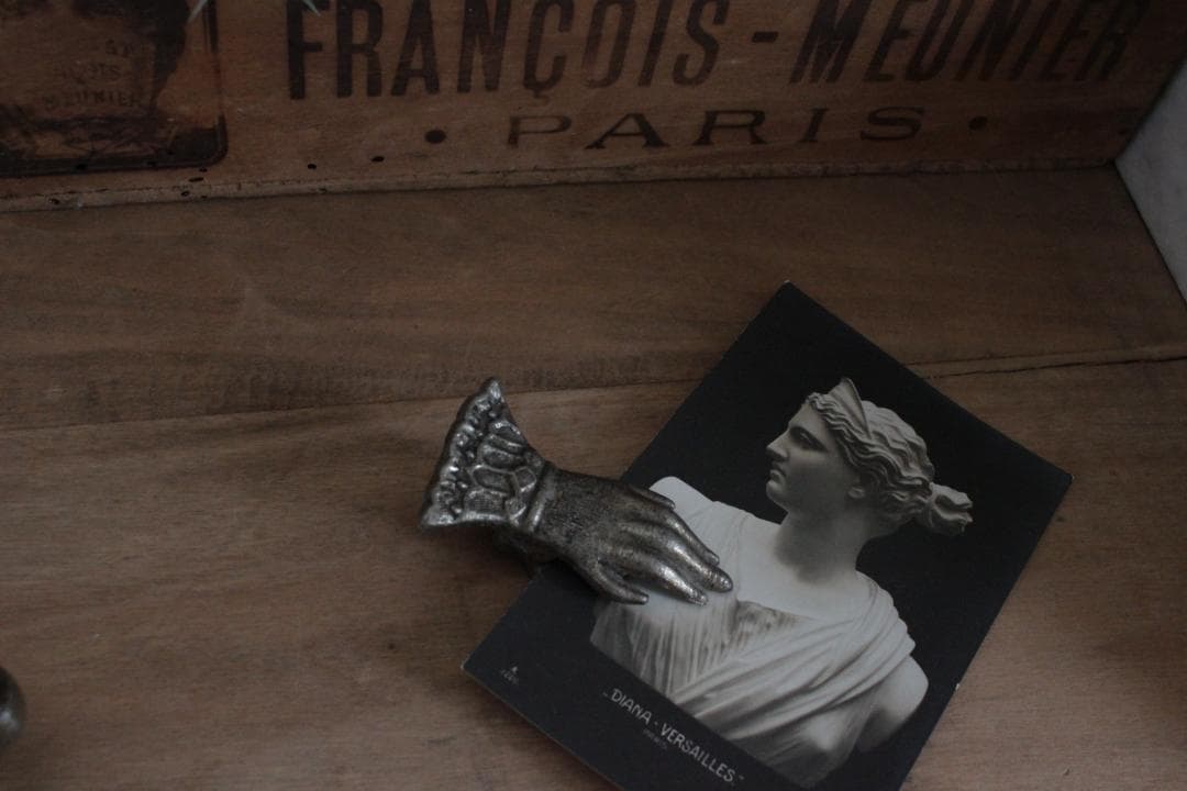 アンティークハンドモチーフクリップ・金属製