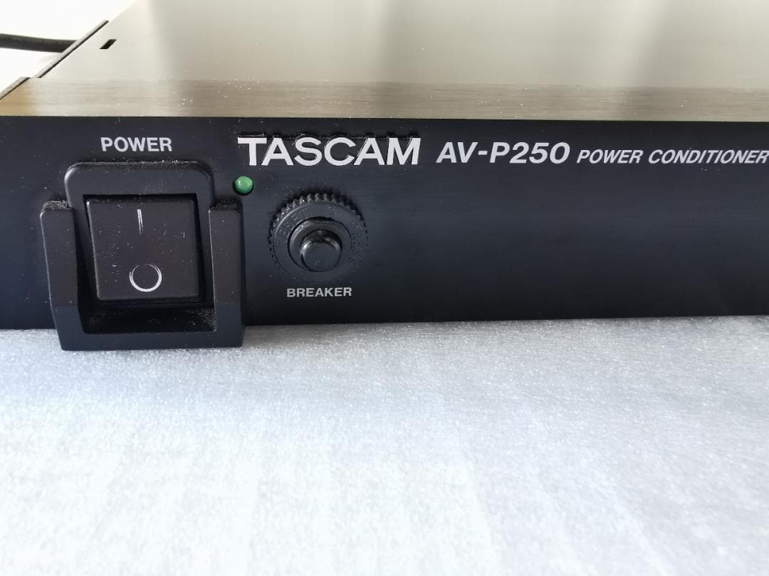 TASCAM AV-P250 パワーコンディショナー