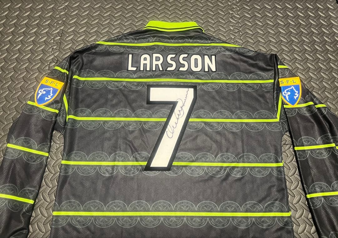 UMBRO LARSSON #7 セルティック　Celtic 直筆サイン