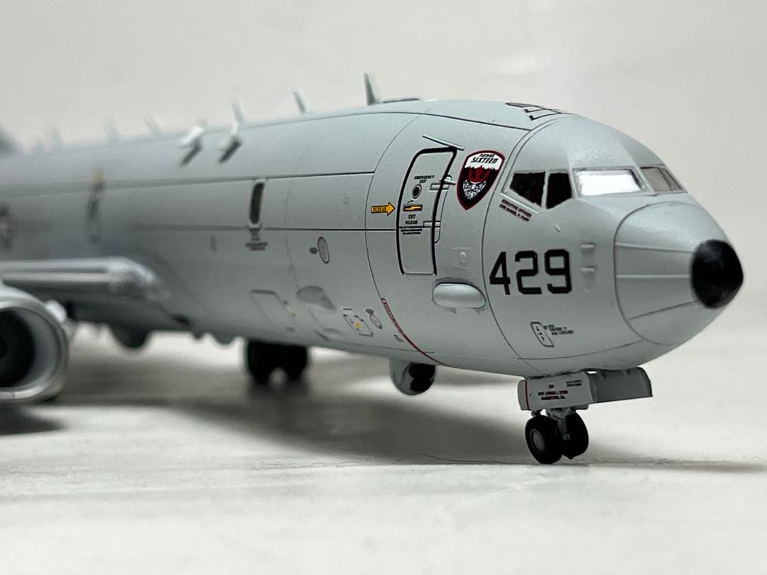 アカデミー　1/144 P-8A 対潜哨戒機　（完成品）