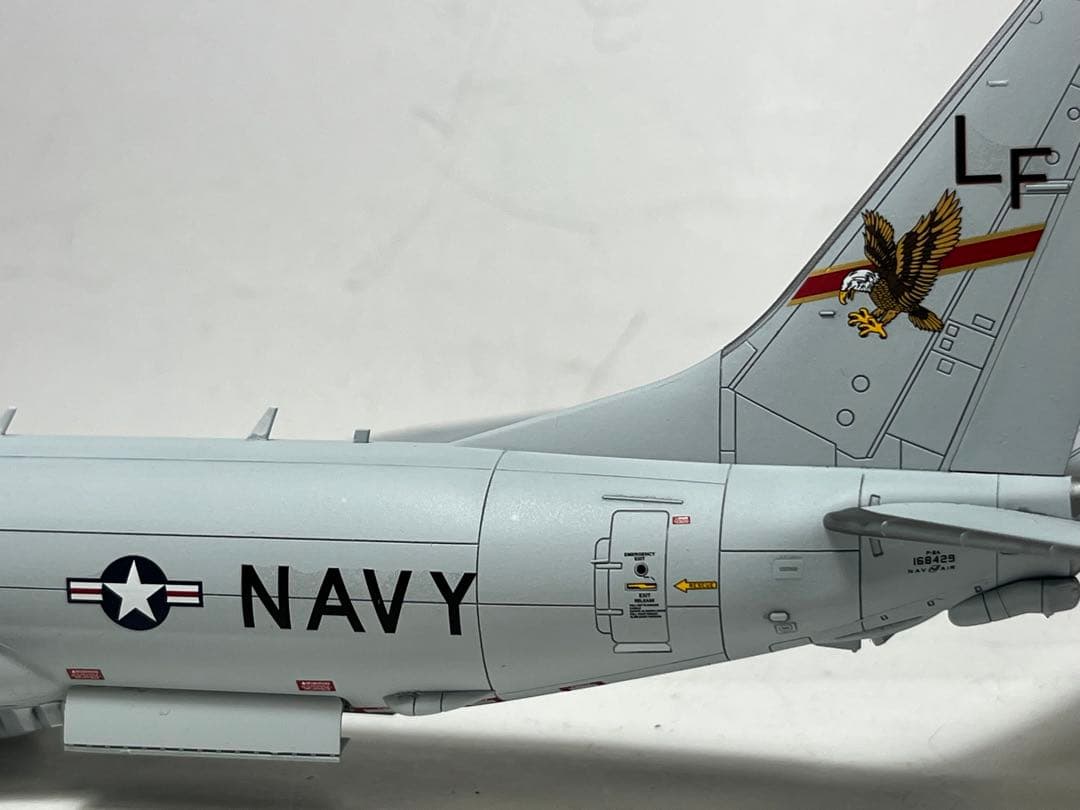 アカデミー　1/144 P-8A 対潜哨戒機　（完成品）