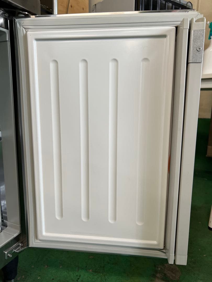 2007年フジマックテーブル形冷蔵庫 141L