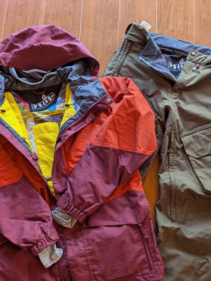 VOLCOM スノーボードウェアセット　SP(Sサイズ)