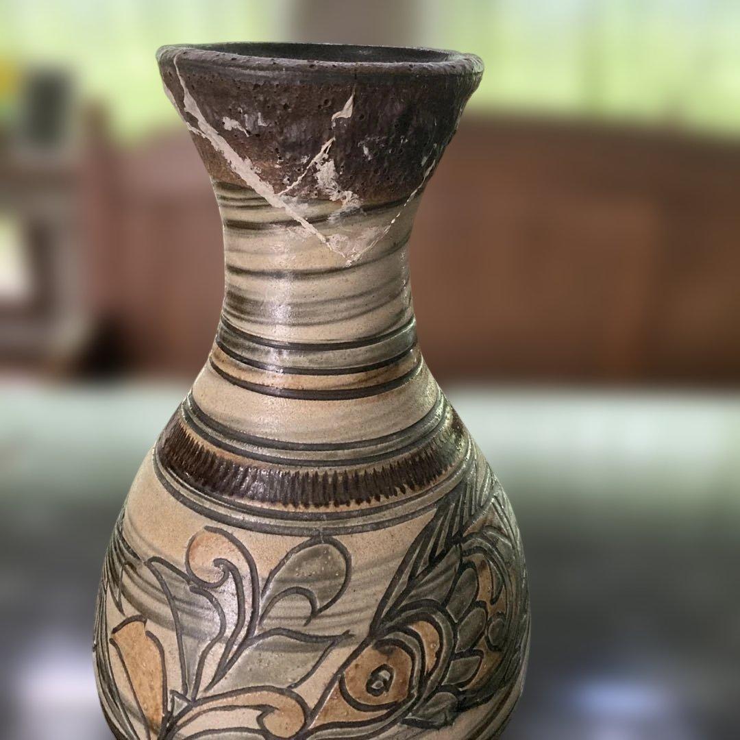 人間国宝　金城次郎さん　魚の花瓶