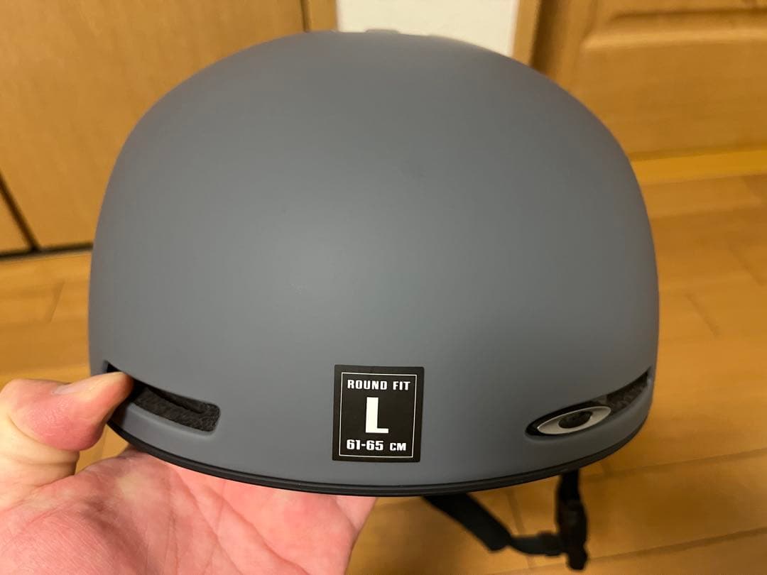 オークリー　ヘルメット Lサイズ 収納バッグ付き