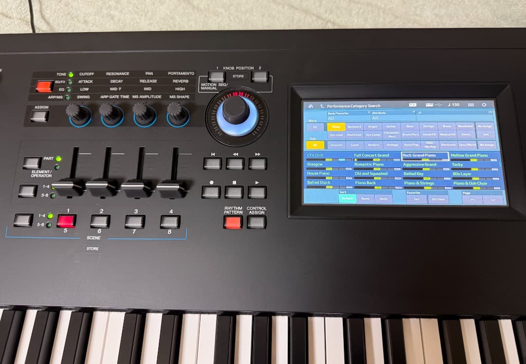Yu さん専用になりました．YAMAHA MODX8+　ハーフペダルFC3A付き