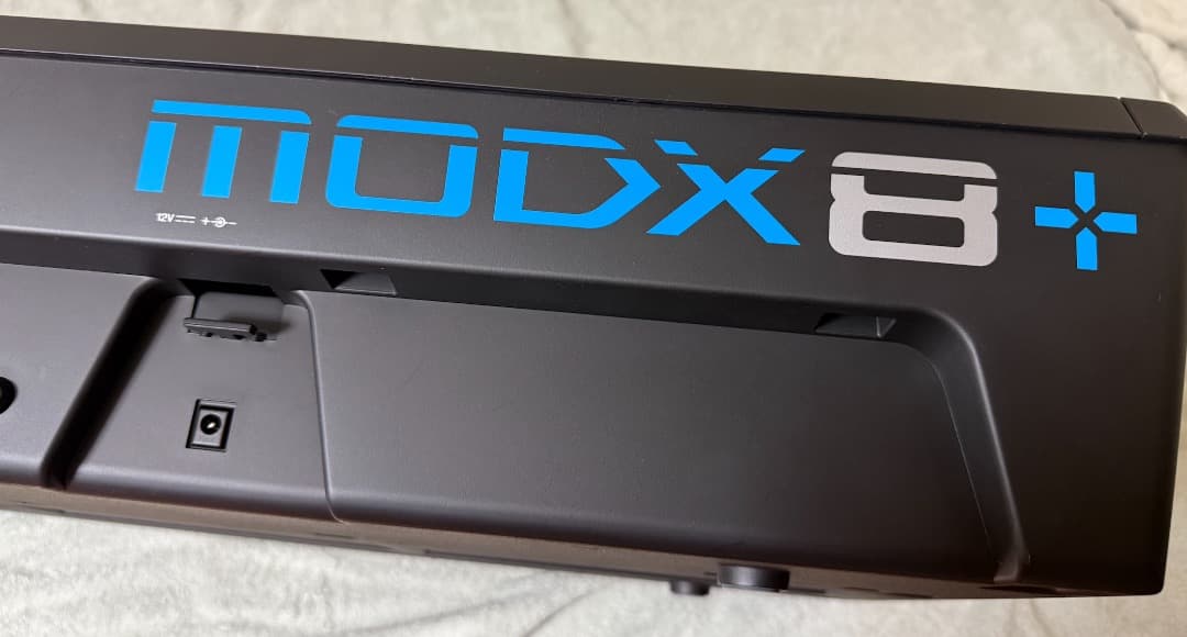 Yu さん専用になりました．YAMAHA MODX8+　ハーフペダルFC3A付き