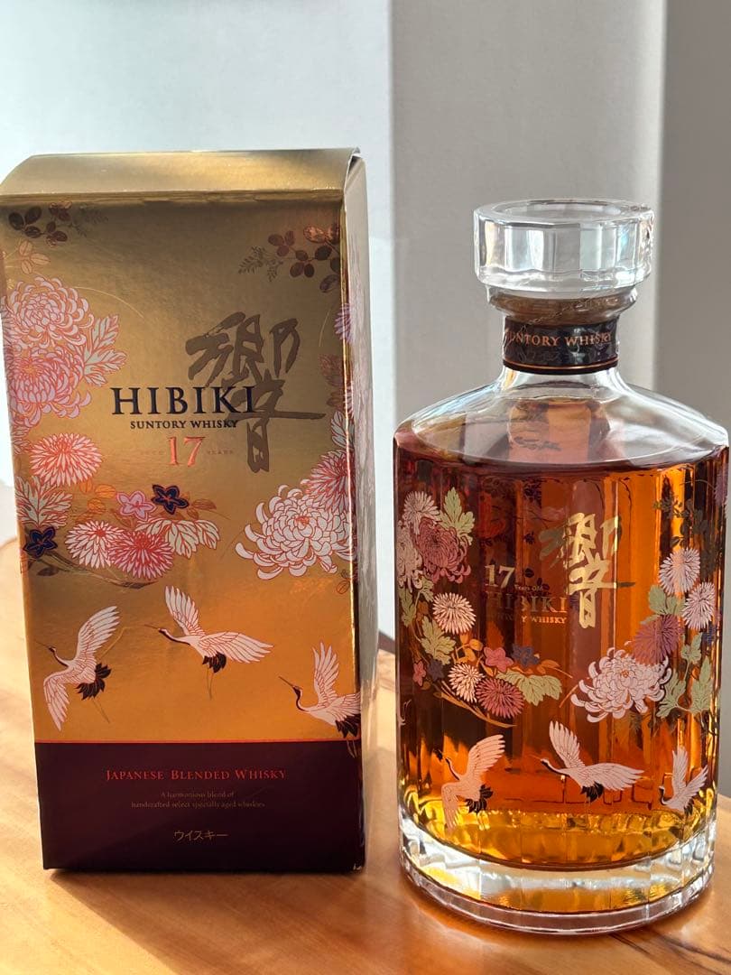響 17年 限定 意匠ボトル 〈花鳥風月〉 700ml 1本 サントリー
