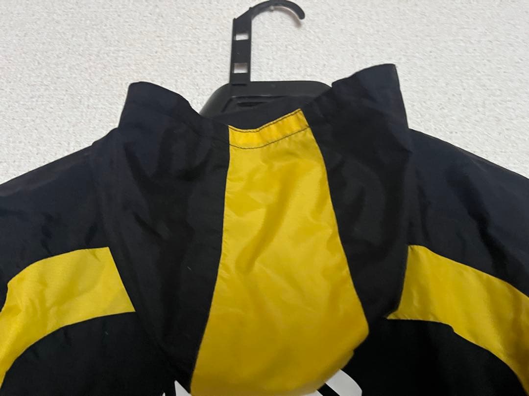 ☆USED☆ アスレタ ウインドブレーカー 140センチ ブラック