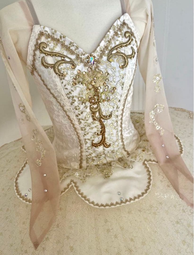 バレエ衣装 ホワイト　ゴールド　チュチュ