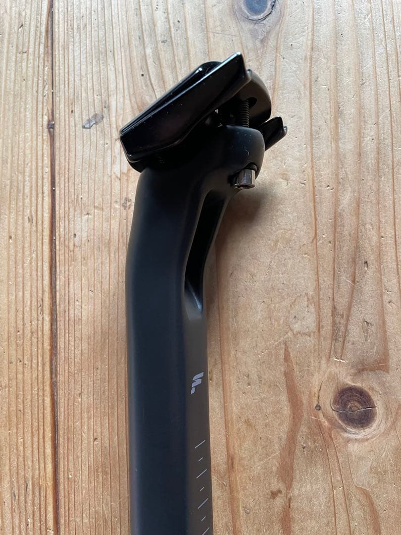 focus izalco max 9 カーボン　シートポスト　フォーカス　純正