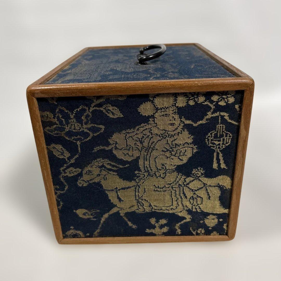 茶道具　倹鈍蓋裂地張り　茶箱　抹茶碗つき