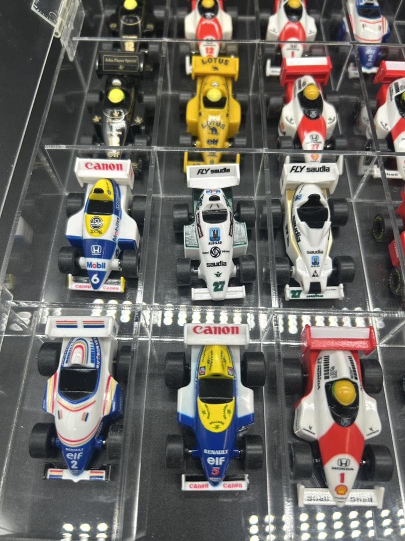 全コンプ・BOSSウィリアムズF1＆セナ財団公認プルバックカー ケース付き