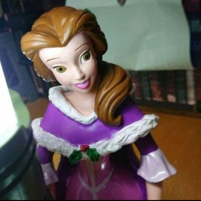 ディズニー　美女と野獣　クリスマスベル　スタチュー