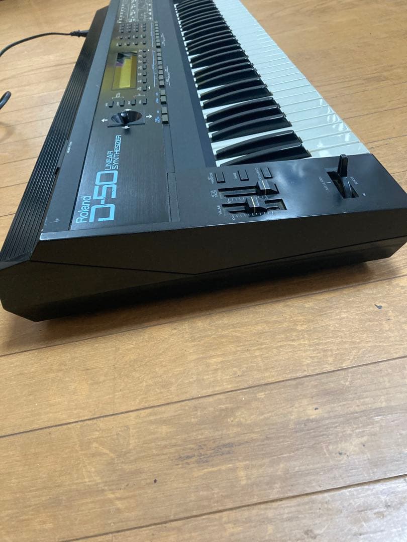ローランド D-50 シンセサイザー〈内蔵電池切れ〉