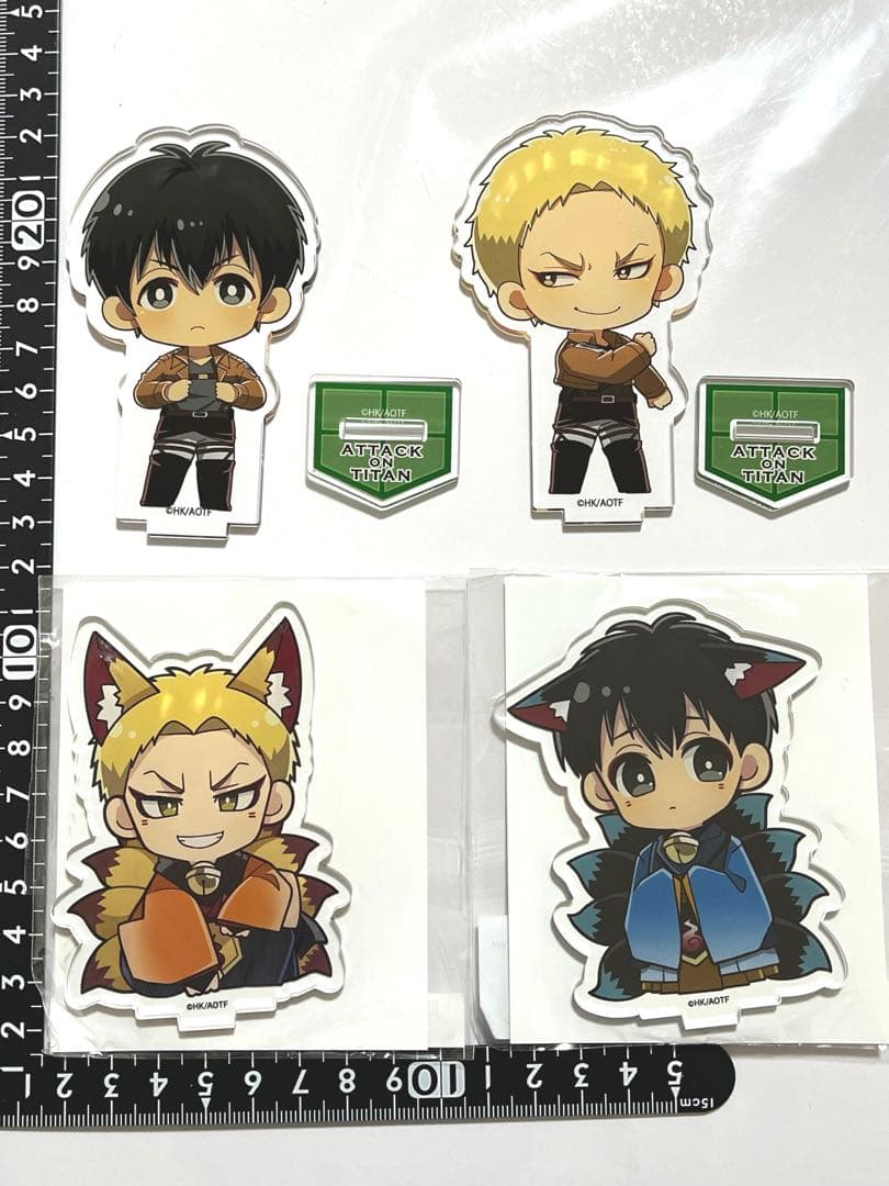 進撃の巨人　プリンセスカフェ　アクリルスタンド　ライナー　ベルトルト　セット