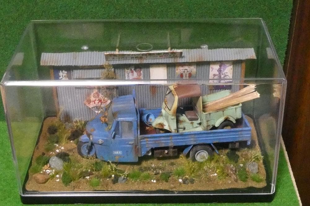 1/32 ダイハツCM10T・ミゼット昭和レトロ風景 ジオラマ完成品 錆汚し加工