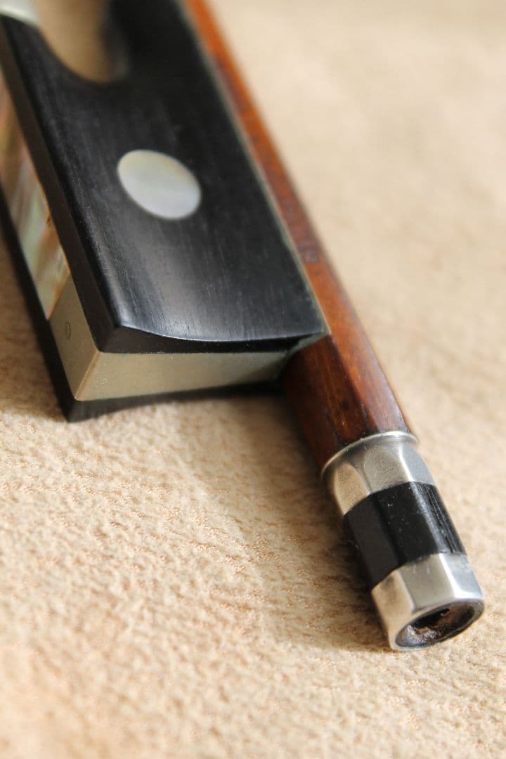 VUILLAUME A PARIS印vn弓　細身の瞬発・伝播力　繊細なタッチ