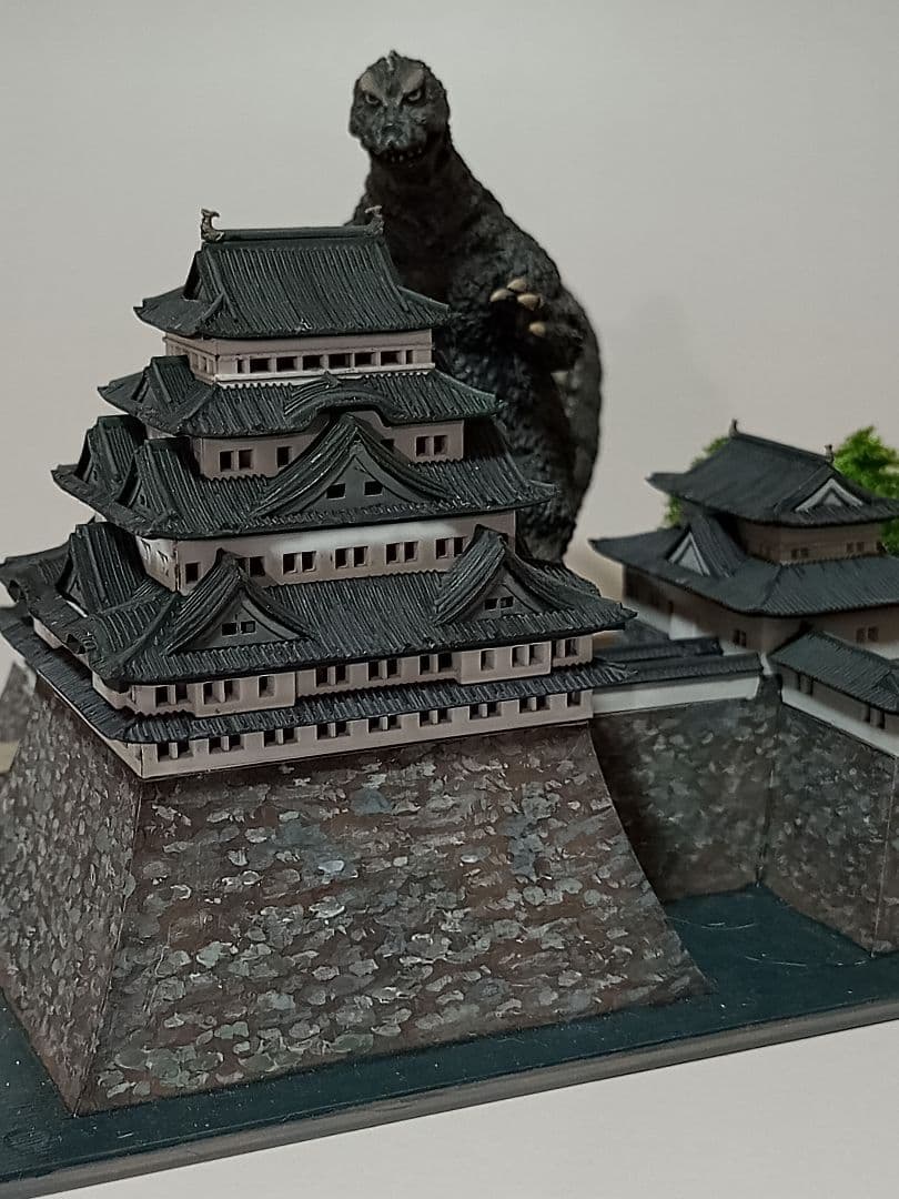 【しょうこ】ゴジラ1964　名古屋城急襲ミニジオラマセット