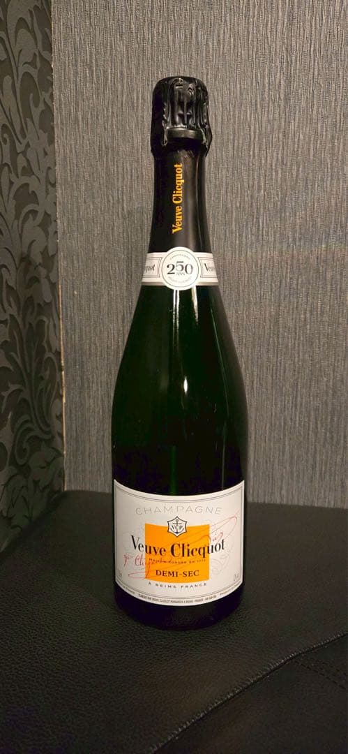 ヴーヴ・クリコ ホワイトラベル ドゥミ・セック 250周年記念 限定 未開封