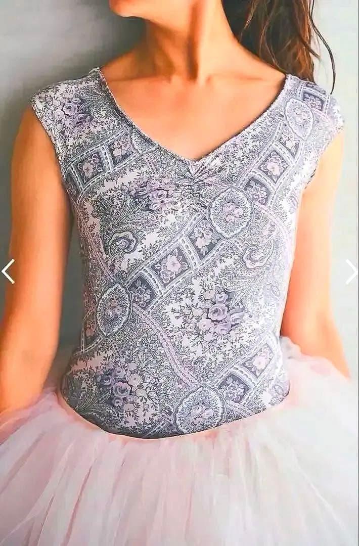 新品・未使用　stina バタフライ　サイズS