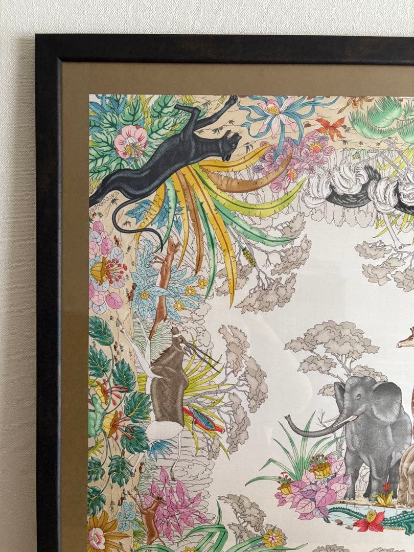 Gucci の動物柄スカーフの額装 86センチ×86センチの正方形