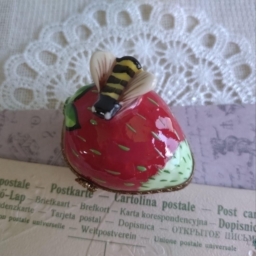 リモージュボックス　イチゴ　蜂　フランス製　ピルケース　小物入れ　ヴィンテージ