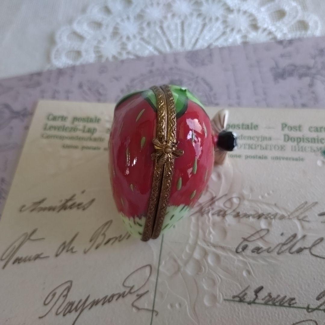 リモージュボックス　イチゴ　蜂　フランス製　ピルケース　小物入れ　ヴィンテージ