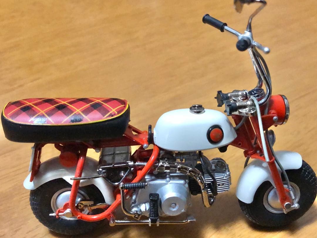 ★希少！サンプル白箱￼￼￼1/10エブロ ホンダ モンキー Z50M 1967