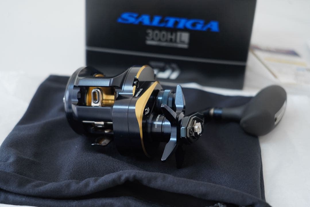 【新品未使用】25ソルティガ300HL