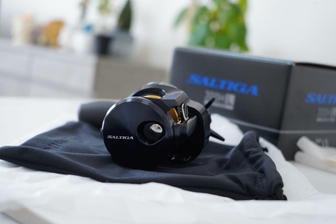 【新品未使用】25ソルティガ300HL