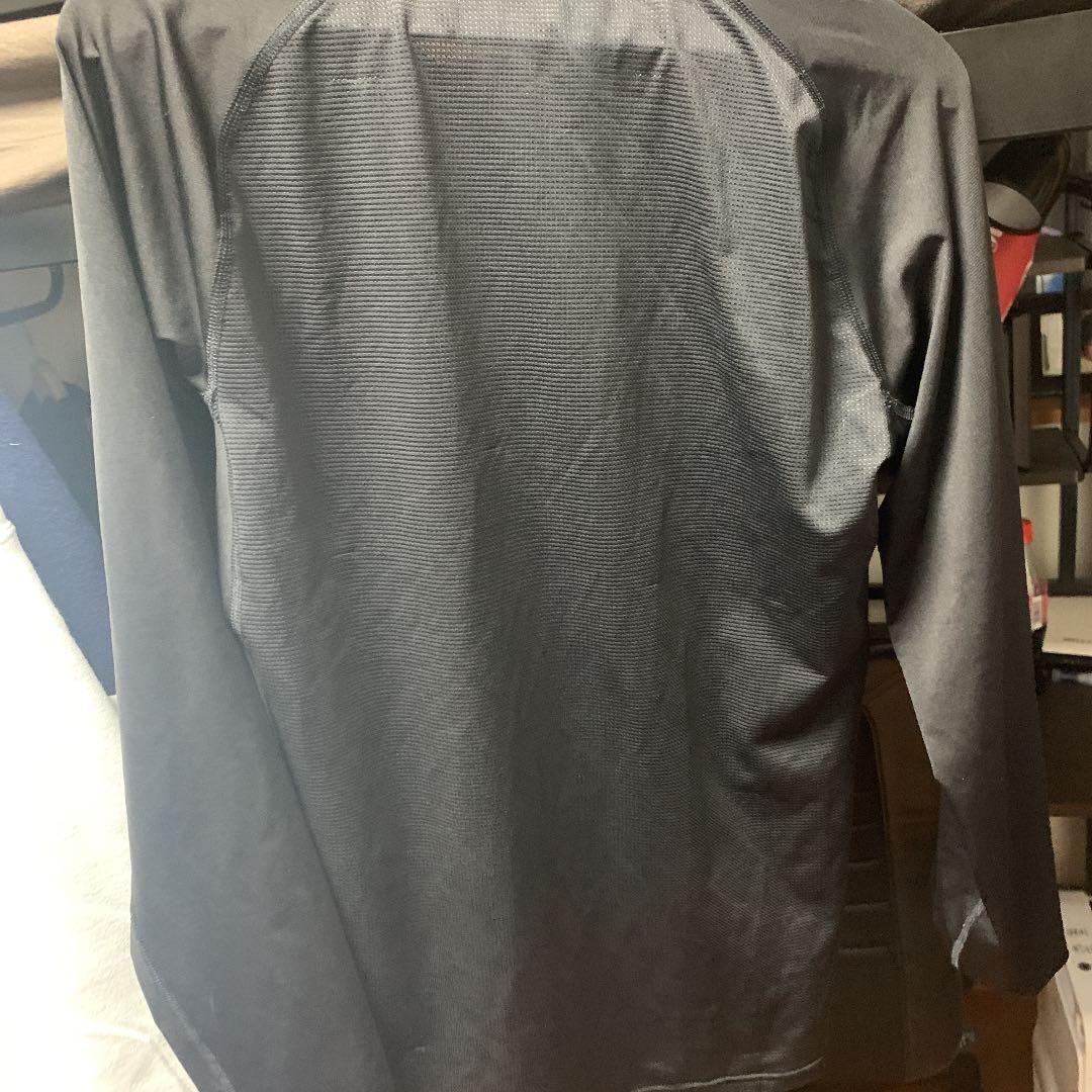 アンダーアーマーアンダーシャツ