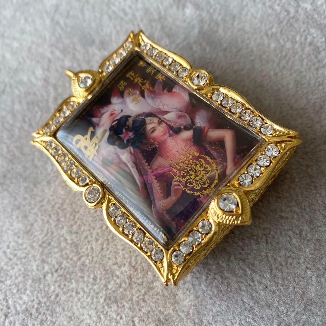 プラクルアン 美しい九尾の狐 ジンジョークカオハン 超レア 魅力 恋愛 御守り