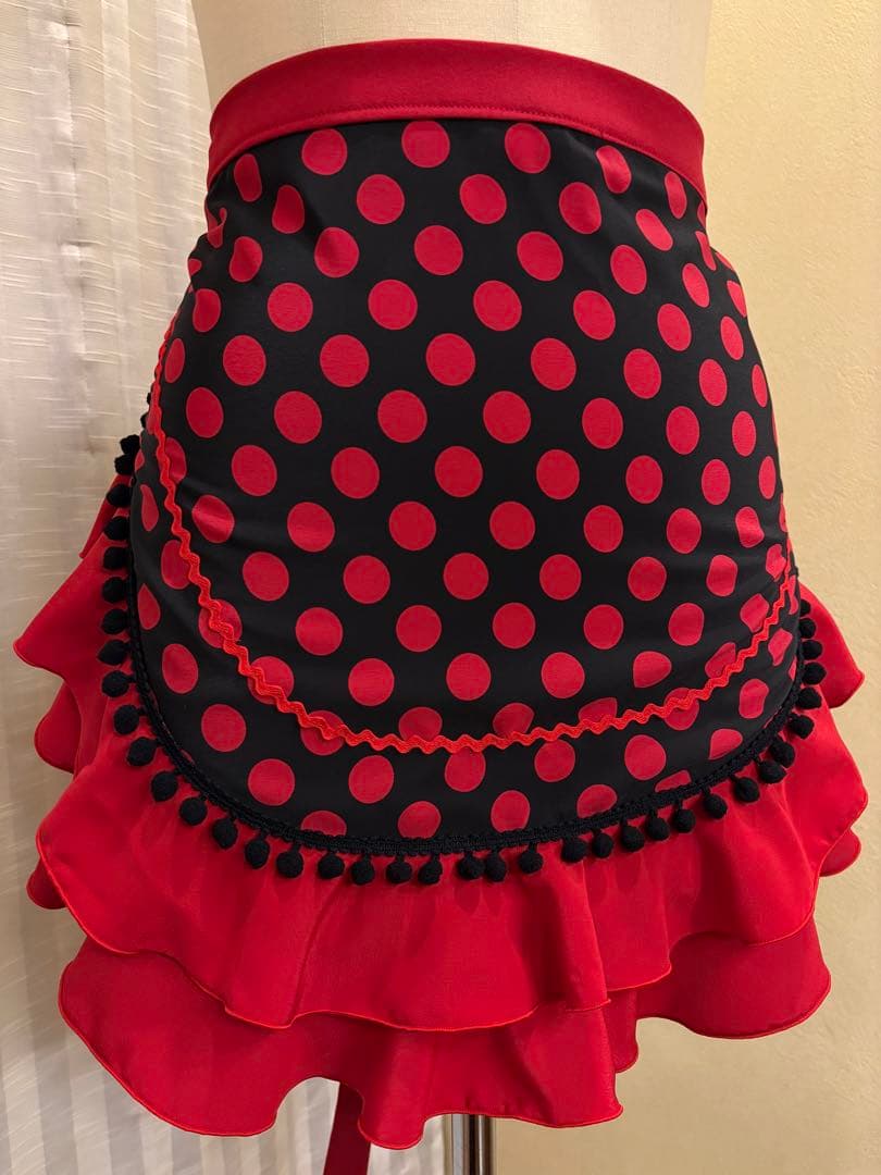 エプロン　ショート　黒赤水玉　赤フリル　フラメンコ　衣装