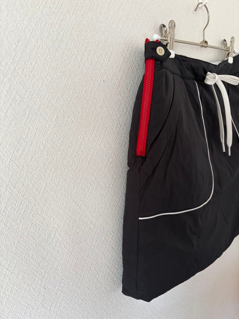 マスターバニーエディショ白x黒リバーシブル　ダウンスカートS