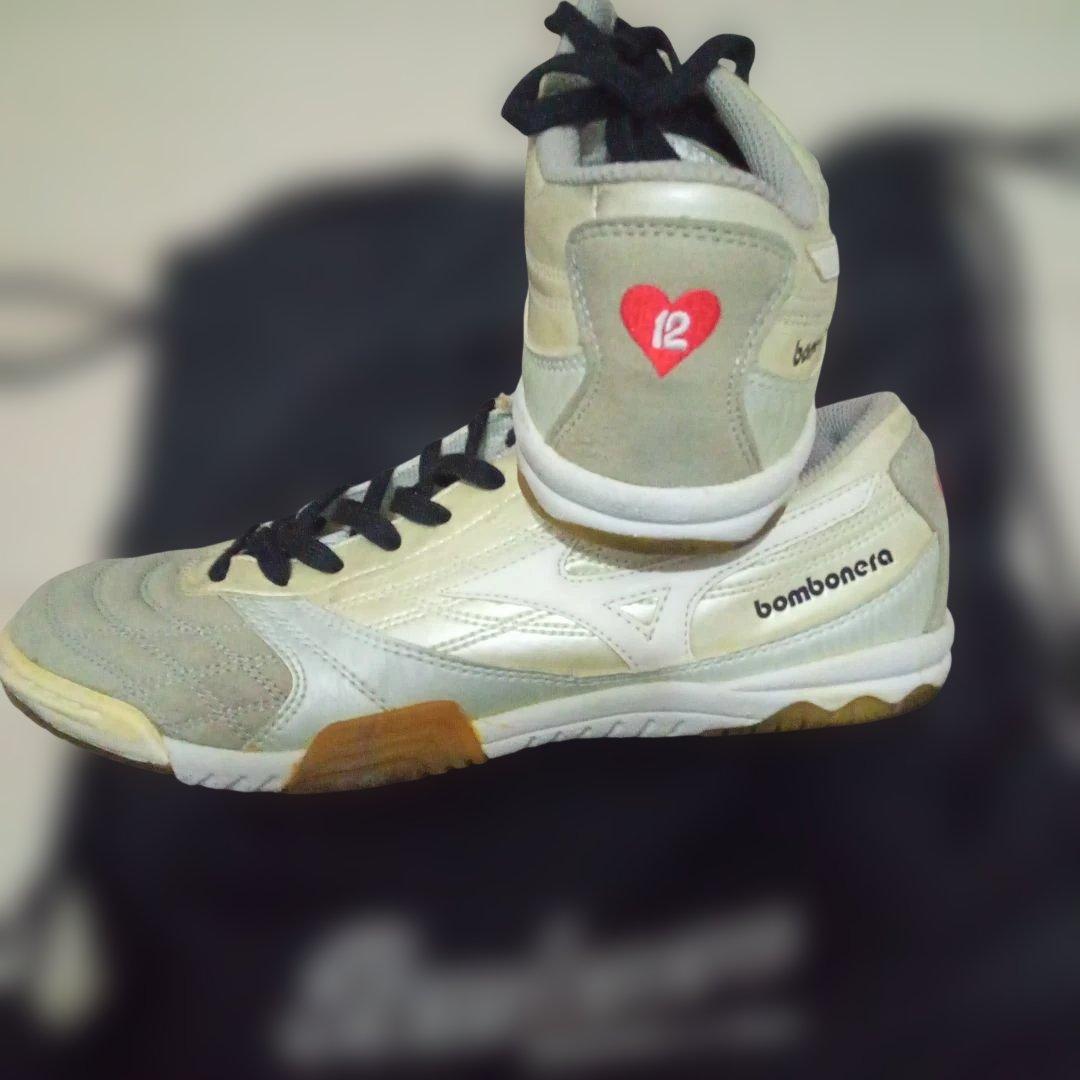 美品!《MIZUNO》《bombonera》コラボ★(限定)フットサルシューズ★