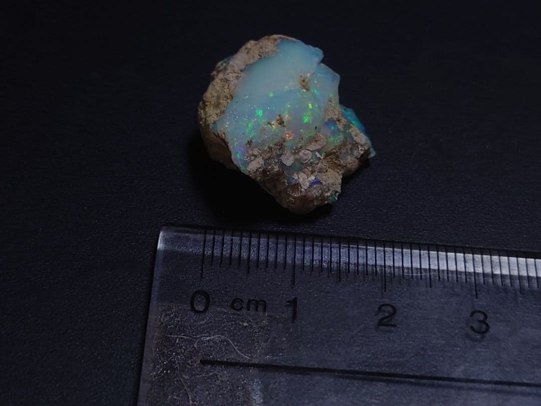 エチオピアウェロ産オパール　ジュエリー　グレード　プレシャス　遊色　鉱物標本