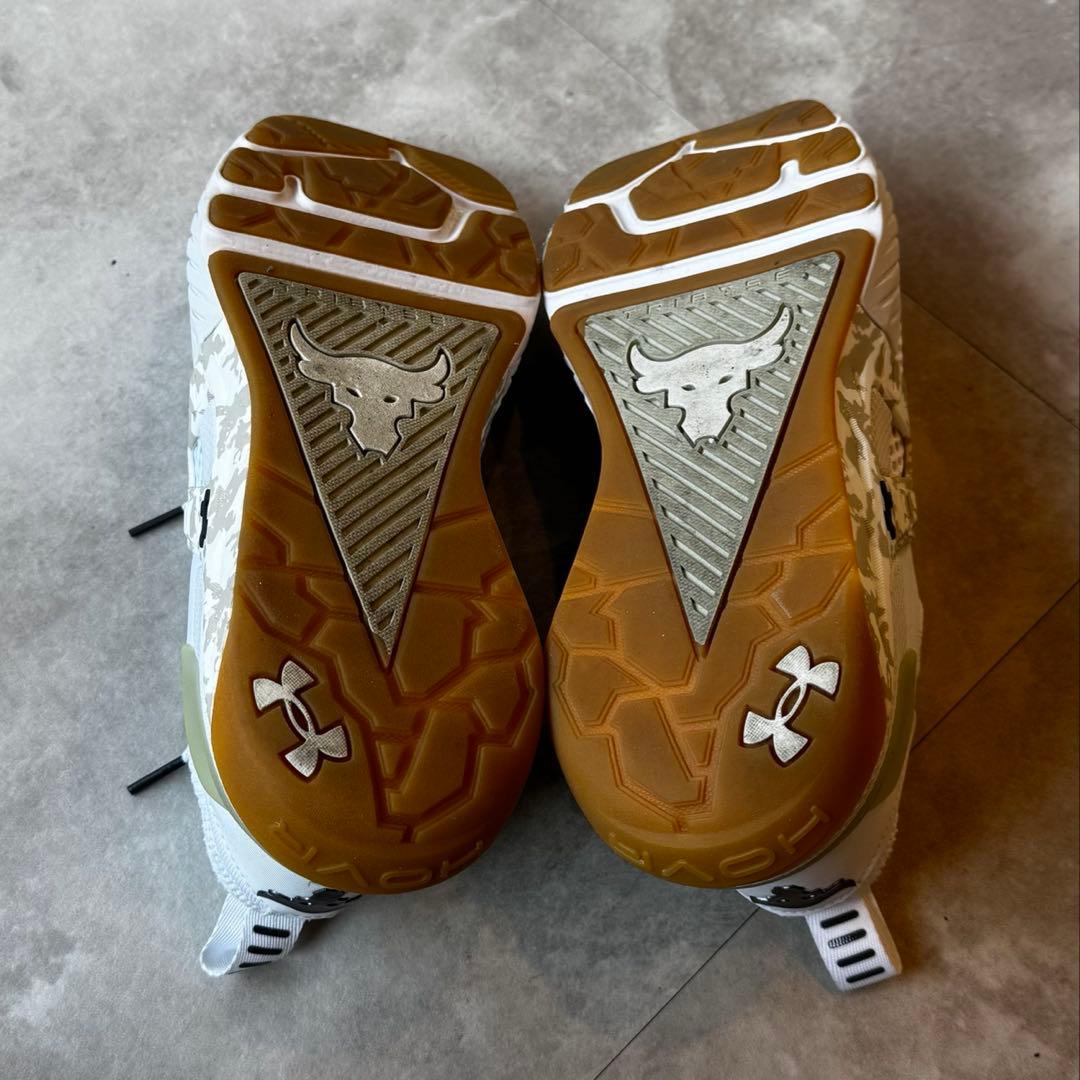 【美品】アンダーアーマー28.5cm　プロジェクトロック４　トレーニングシューズ